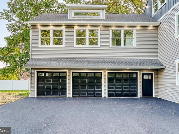 4th image of 1231 Lower State Rd