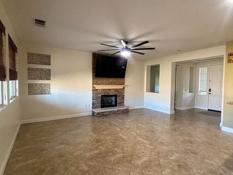 82950 Vincent Dr — Photo 2