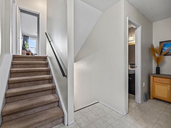 3rd image of 11 Grandview Rdg