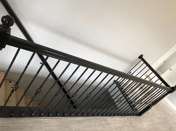 53301 Sams Ln, Chesterfield, MI 48047