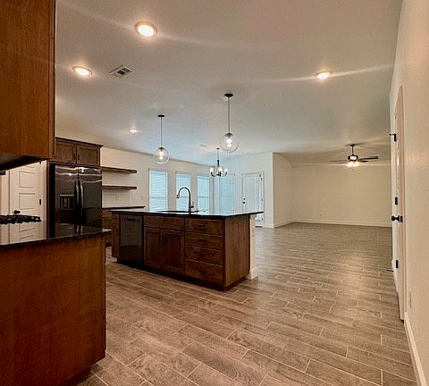 5th image of 1331 Ari Ave