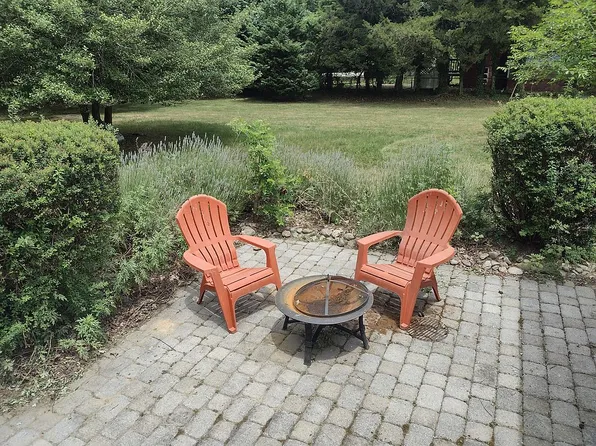 195 John St, West Creek, NJ 08092