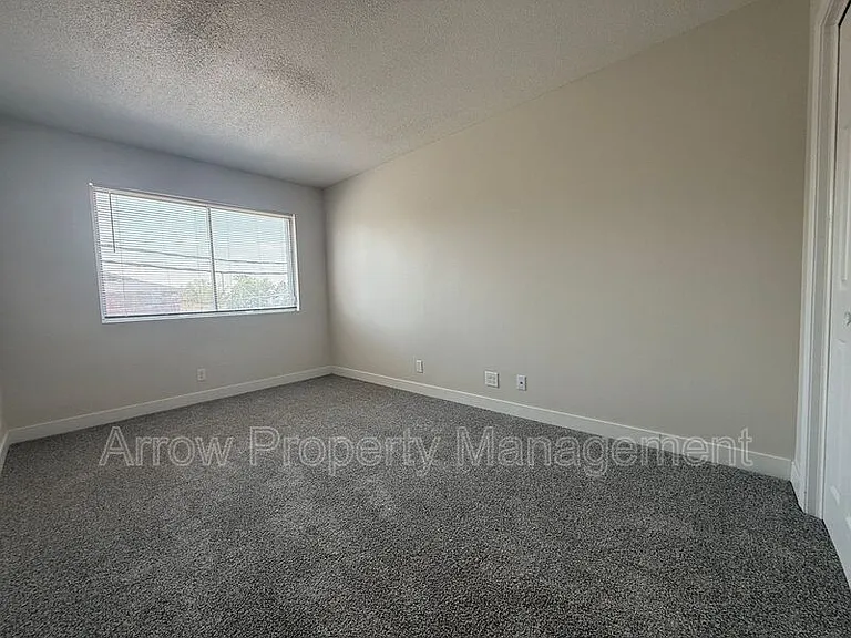 1315 F St #11 — Photo 4