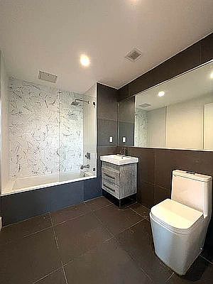 4th image of 363 Winthrop St #6