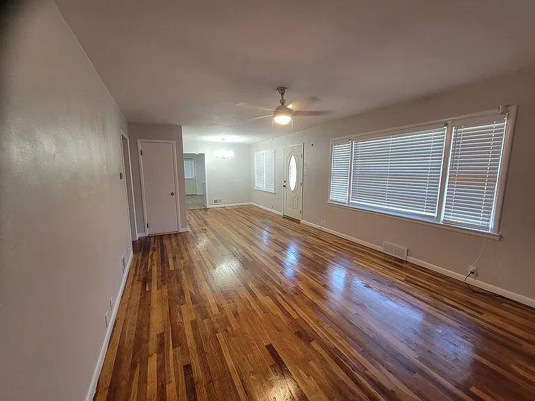 2518 W Kansas St — Photo 5