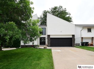 2106 N 113th St, Omaha, NE 68164