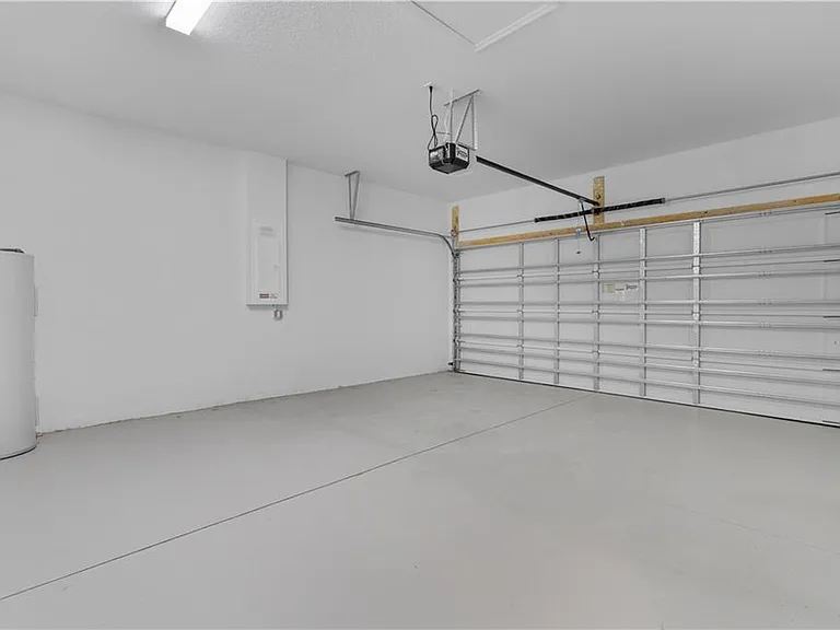 704 Broadway Ave — Photo 19