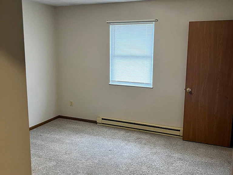 650 Larch St #B — Photo 8