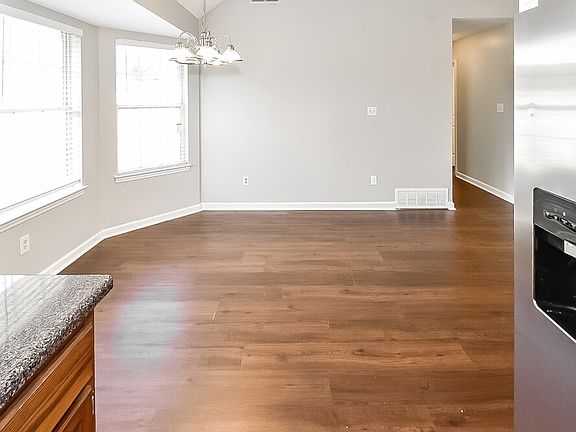 5th image of 4088 Ravenwood Dr N
