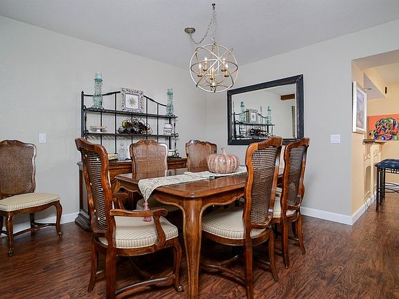 4th image of 7613 Creekridge Ln