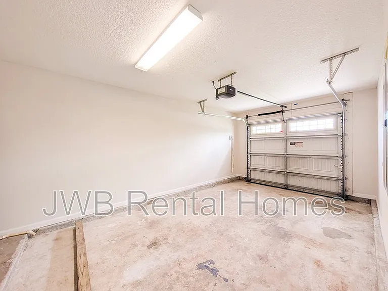 4646 Lenox Ave — Photo 11