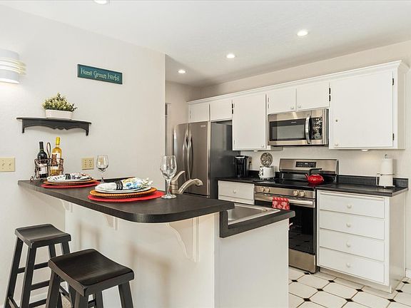 5th image of 1357 Sandalwood Dr