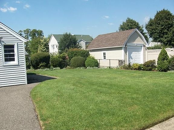 5th image of 2560 S Street Marks Ave