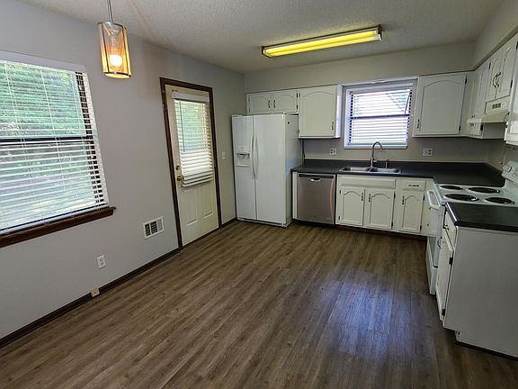 5th image of 6708 W 150th St