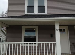 221 Warren Dr, Springfield, OH 45503