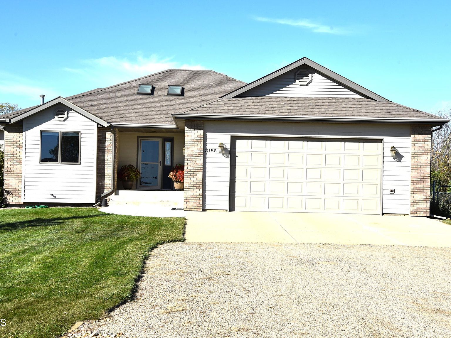 3185 Bluestem Dr N, Mandan, ND 58554 Zillow