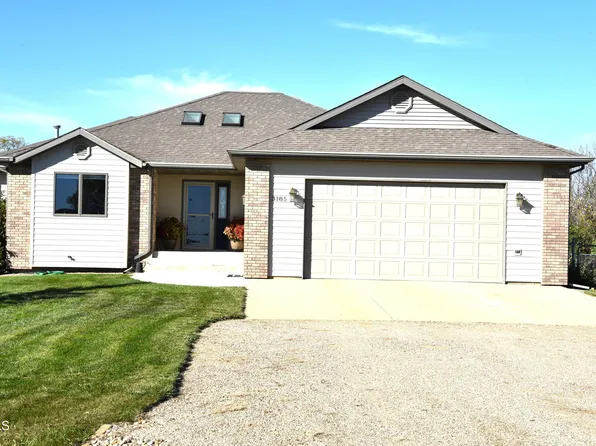 3185 Bluestem Dr N, Mandan, ND 58554