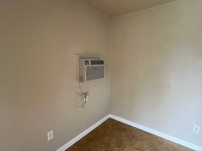 304 N Sierra Vista Ave #B — Photo 9