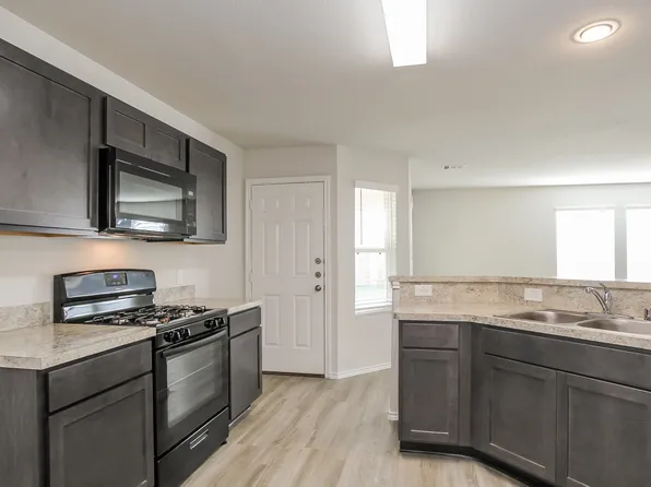 8522 Middleton Oaks Cir, Houston, TX 77028