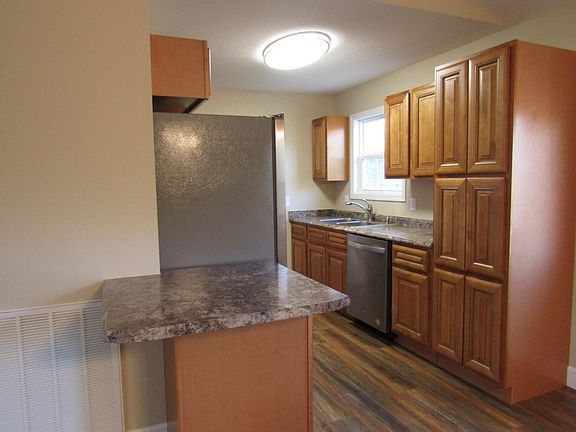 5th image of 4109 Moccasin Ln