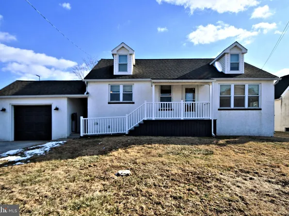 8 Lawn Ave, Eagleville, PA 19403