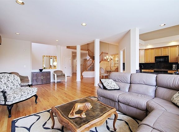 5th image of 4421 N Seminole Dr