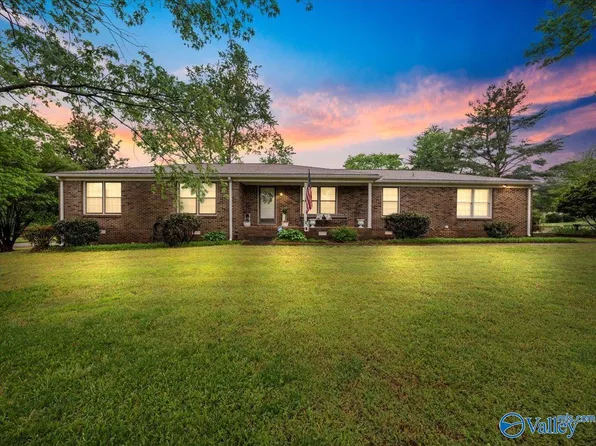 6109 Fairfield Dr, Huntsville, AL 35811