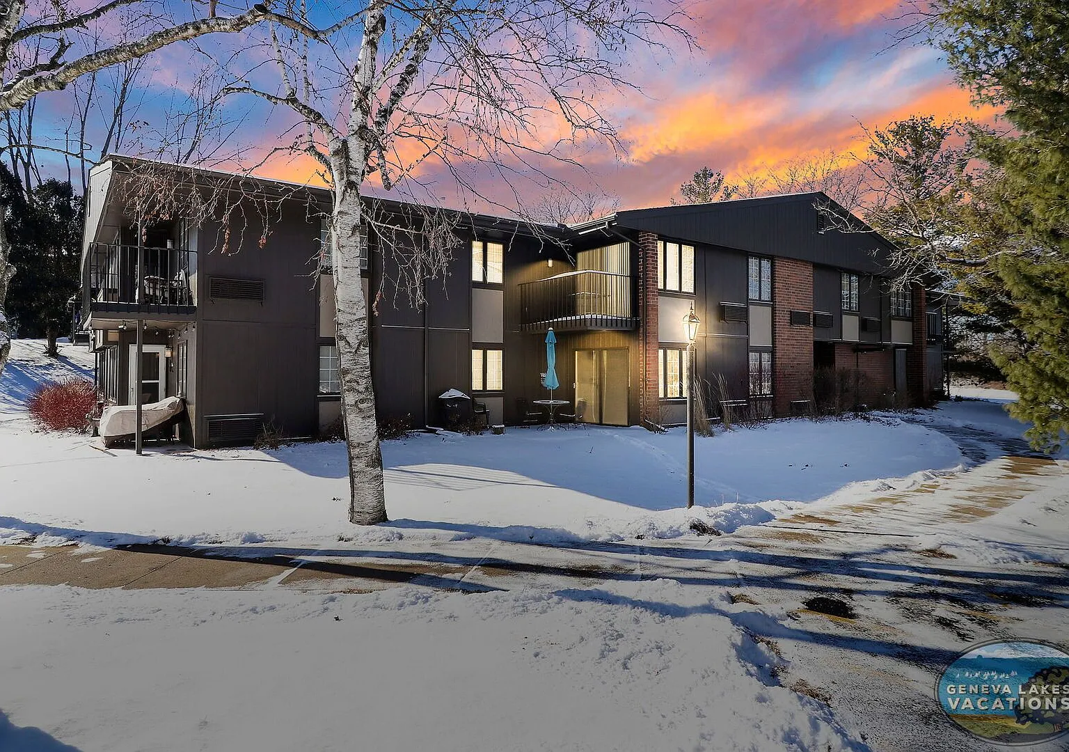 Lake Como Condo Near Lake Geneva Available for Monthly & Mid-Term Rentals — Photo 1