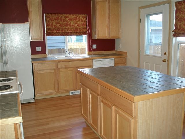 2nd image of 9932 223rd Ave NE