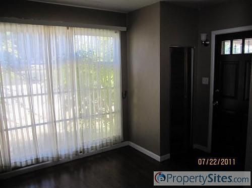 3rd image of 416 Olive Ct