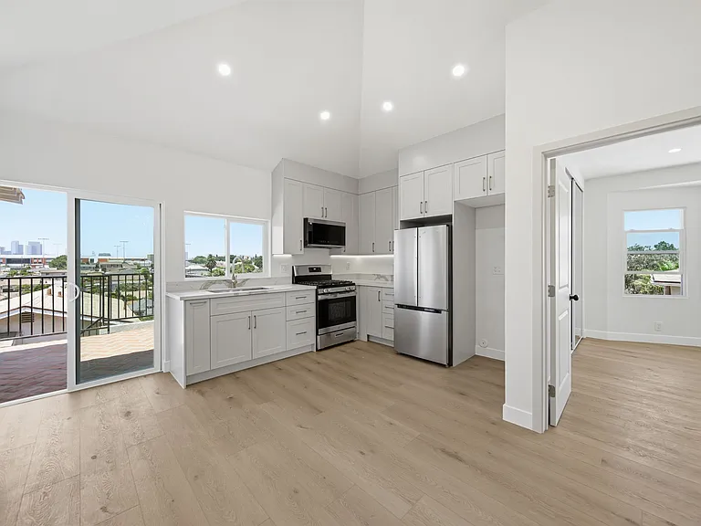 439 S Evergreen Ave #443 — Photo 9