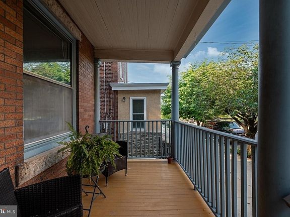 5th image of 3632 Midvale Ave