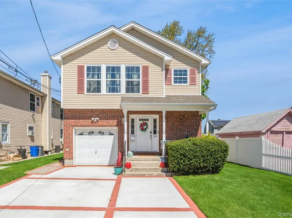 165 Wellesley Street, Hempstead, NY 11550