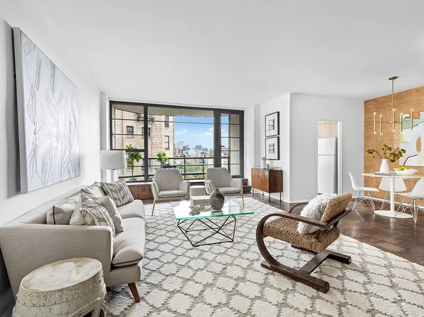 37 West 12th Street image 1 of 15