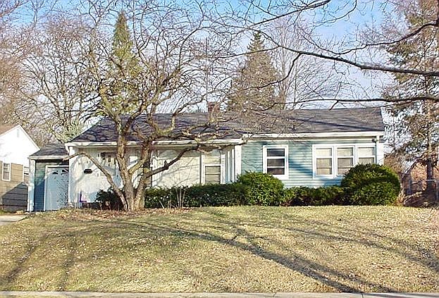 1st image of 851 Mount Pleasant Ave