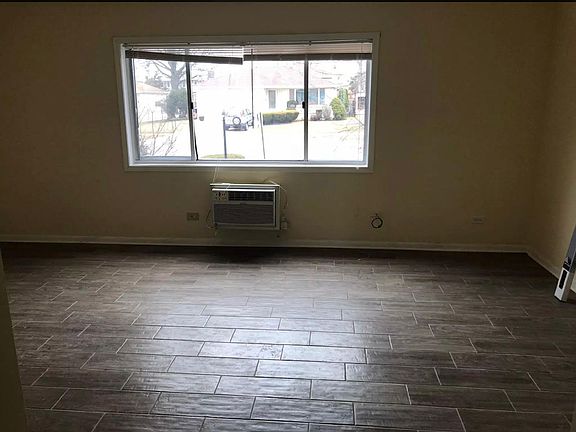5th image of 1306 Carol St #2B