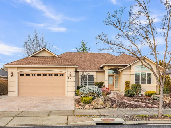 887 Saint Andrews Way, Eagle Pt, OR 97524
