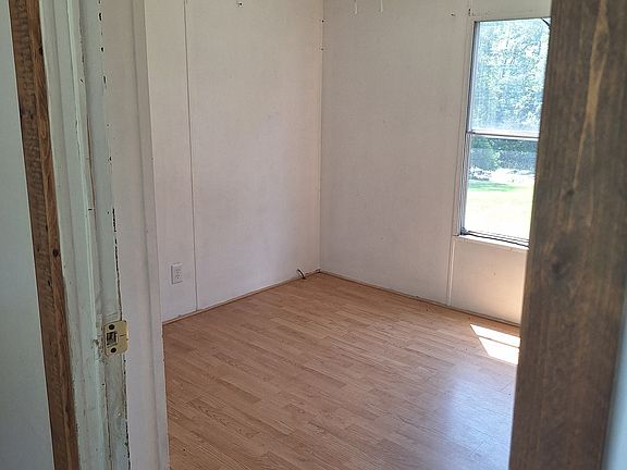 5th image of 3020 Paradise Rd