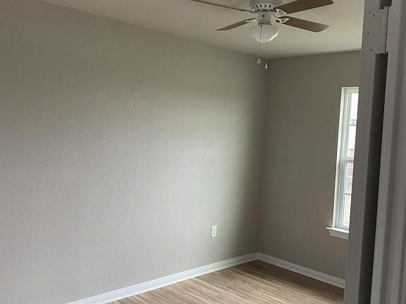 4th image of 4251 Meyers Ln #101