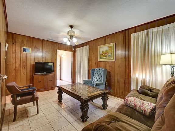 5th image of 4857 Argonne St