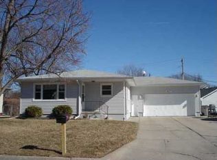 607 Opal Ln, Norfolk, NE 68701