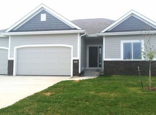 702 NW Ridgeline Ct, Ankeny, IA 50023