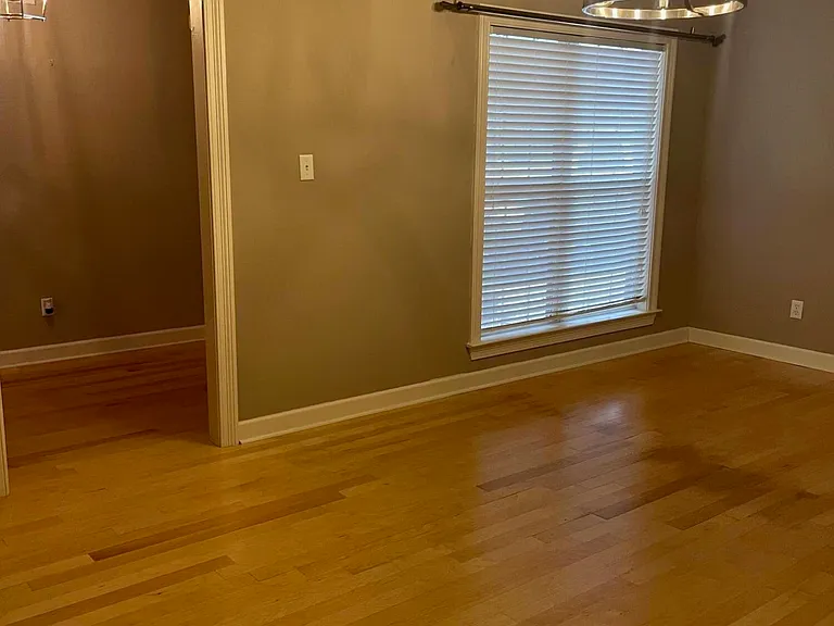 2895 Liverpool Ln — Photo 13