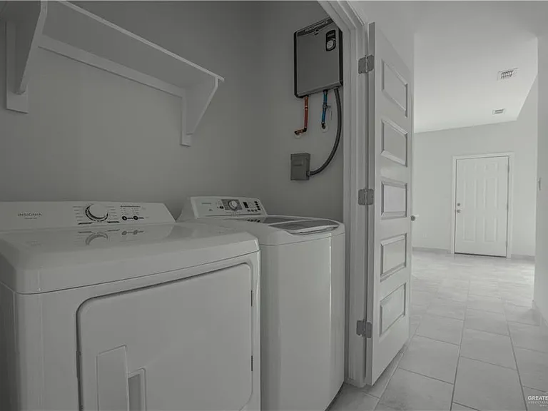 907 Hidden Hills St #1 — Photo 11