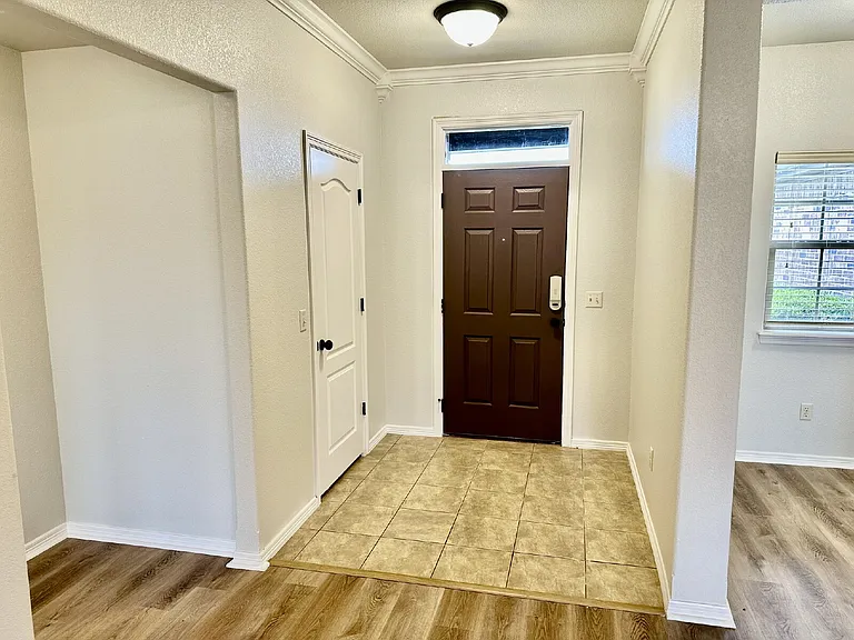 441 Sorrento Dr — Photo 4