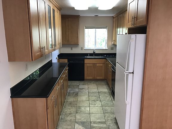3rd image of 1846 Bowers Ave
