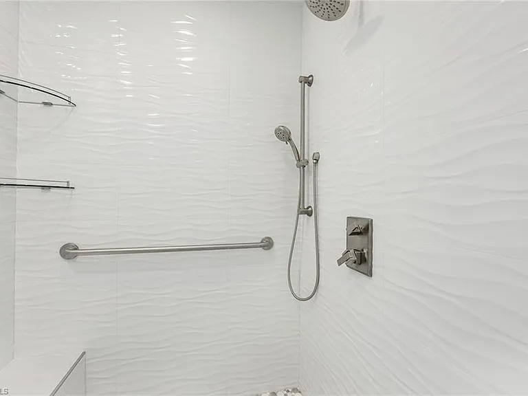 400 Flagship Dr #902 — Photo 14