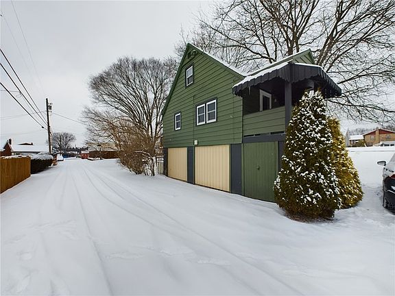 2nd image of 1817 Raymond Ave