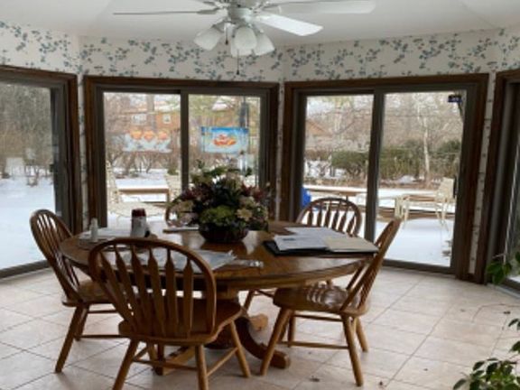 3rd image of 8 Coventry Ln