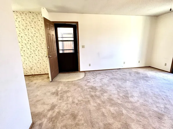 1500 E 10th Ave APT D7, Winfield, KS 67156